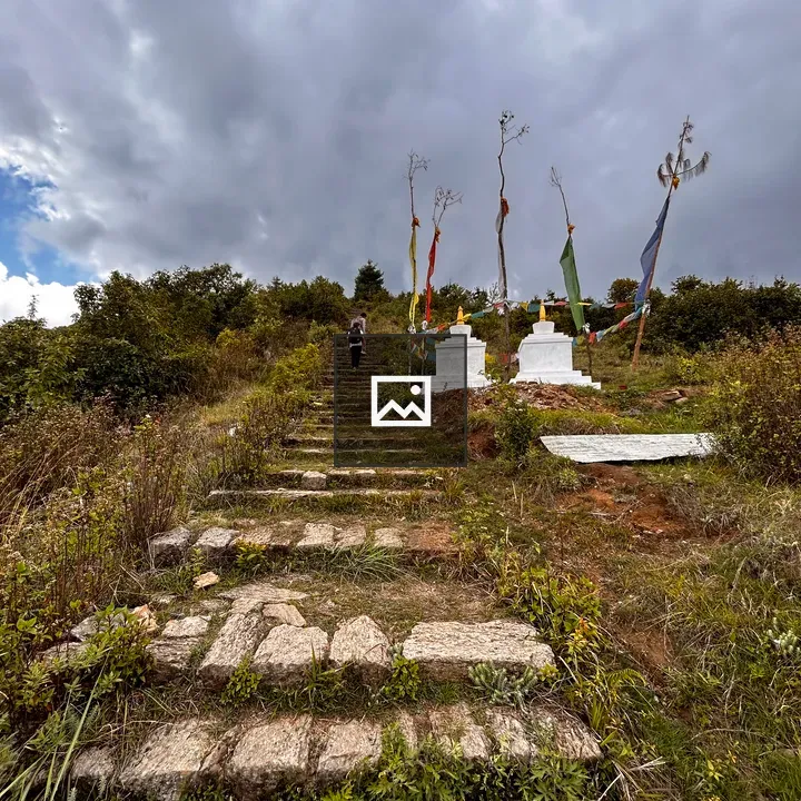 Small stupa on hiking trail