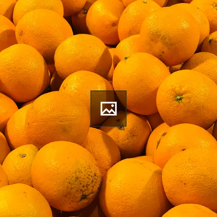 Pile of fresh oranges