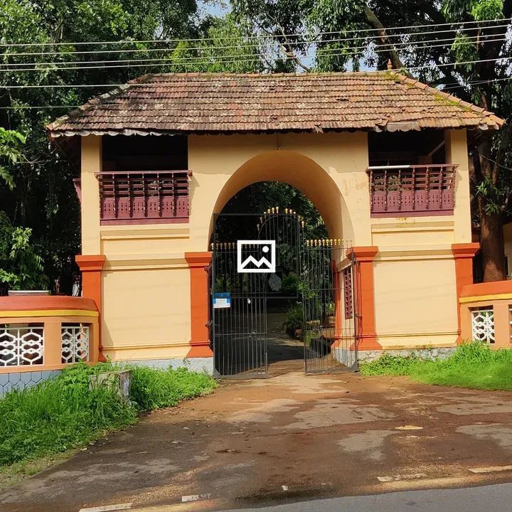 Entrance gate to Kerala Kala-Mandalam