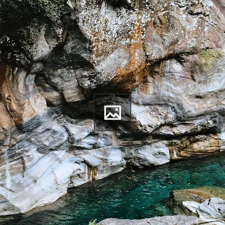 Rocks Along Taroko Gorge River