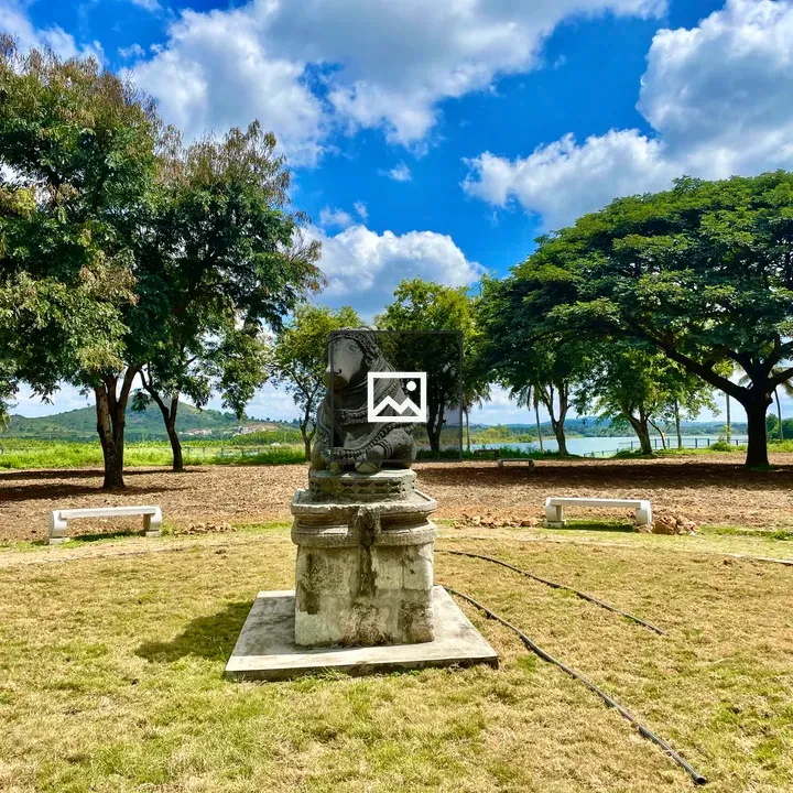 Nandi Statue and Lake View