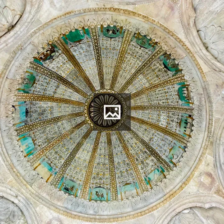 Moosi Maharani Ki Chhatri Dome