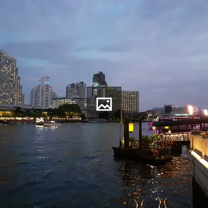 Bangkok Dusk: Scenic Waterfront