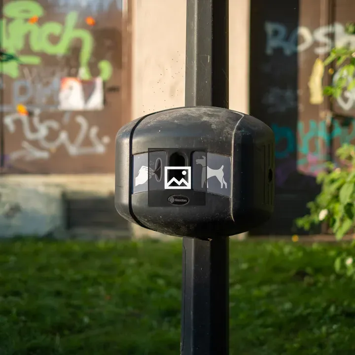 Dog bag dispenser in park