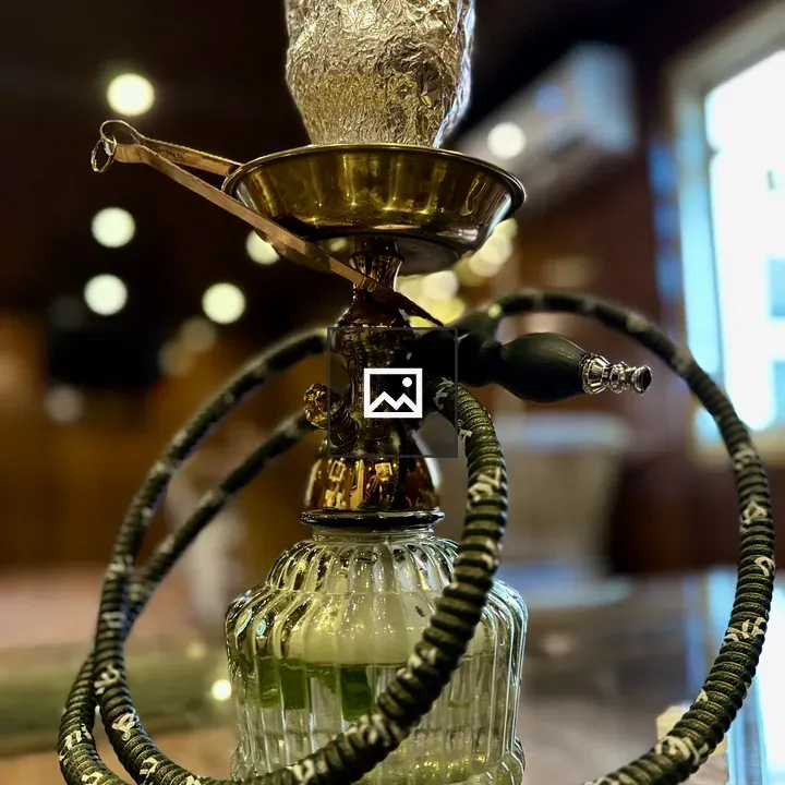 Hookah with Detailed Stem