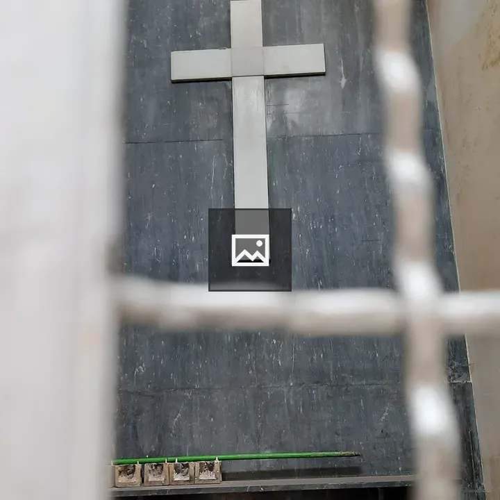 Crossed Gate at Central Cemetery