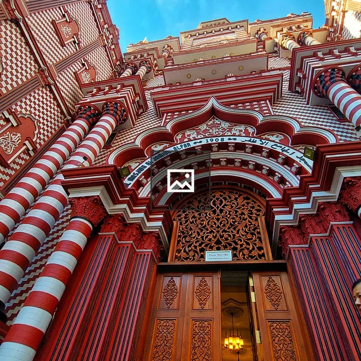 Gate 4 of Jami Ul-Alfar Mosque