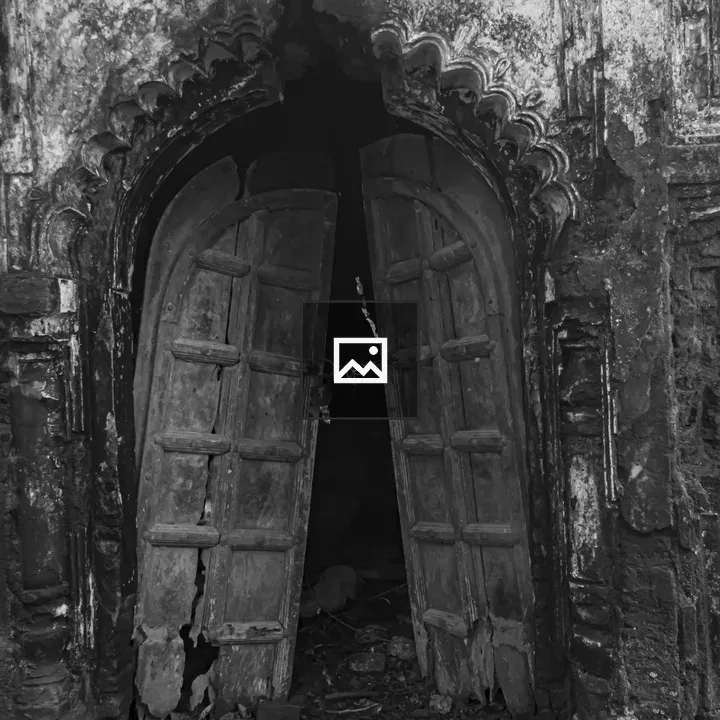 Broken wooden door of Kanakdurga temple