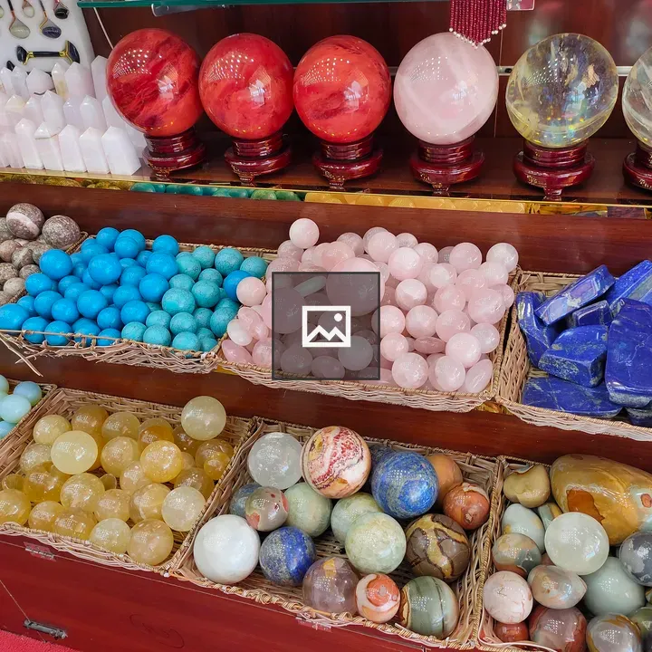 Decorative crystals in shop display