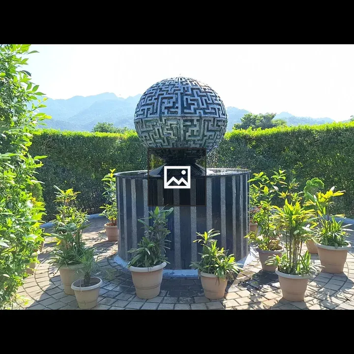 Center Point of Maze Garden