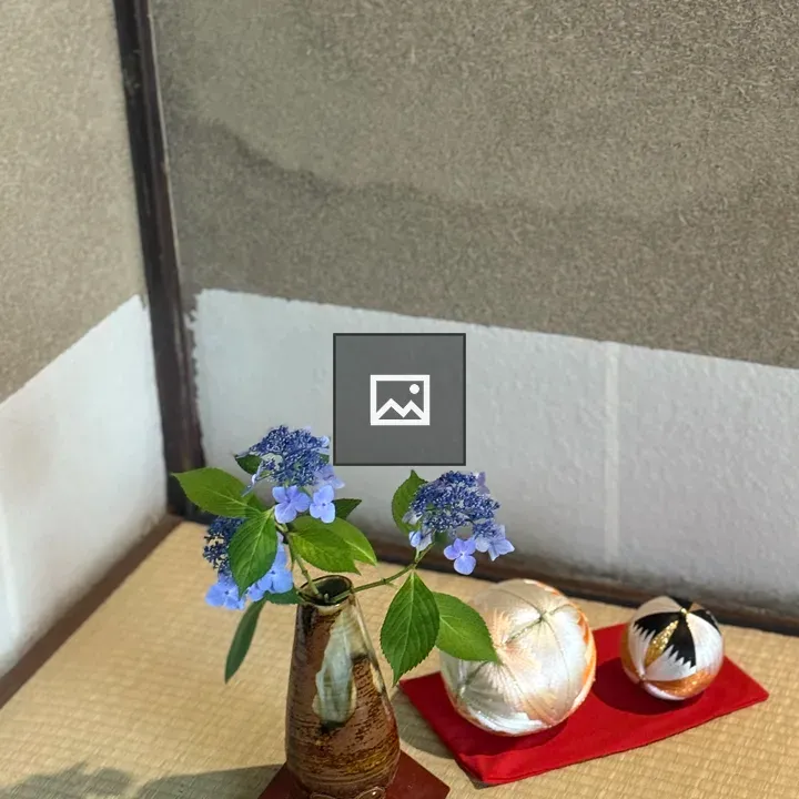 Corner Vase with Lavender in Japanese Room
