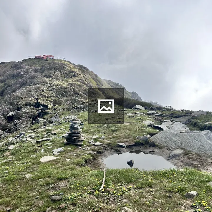 Kitchen Hill viewpoint with stacked rocks