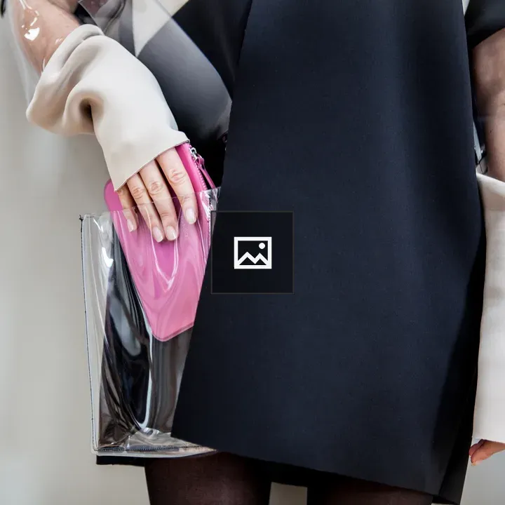 Fashion editorial: pink phone case pocket