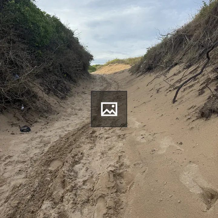 Narrow Sandy Path Narrow greens
