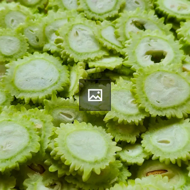 Bitter gourd slices arranged
