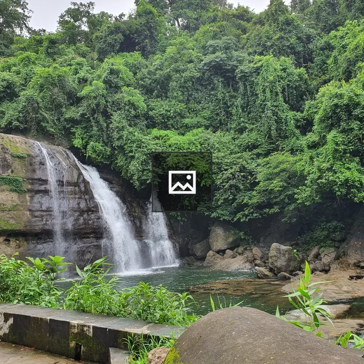 Falls on Green Hills