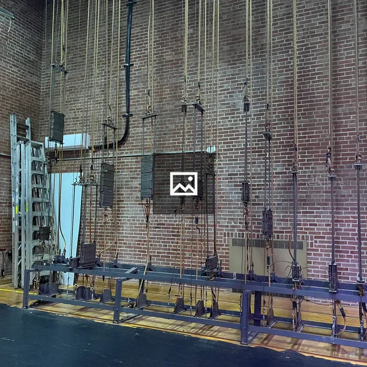 Ropes and backstage area