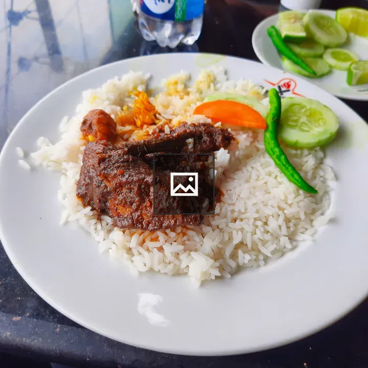 Beef curry with steamed rice