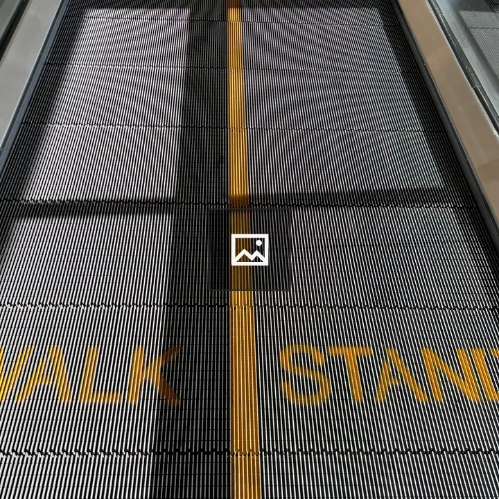 Moving sidewalk surface