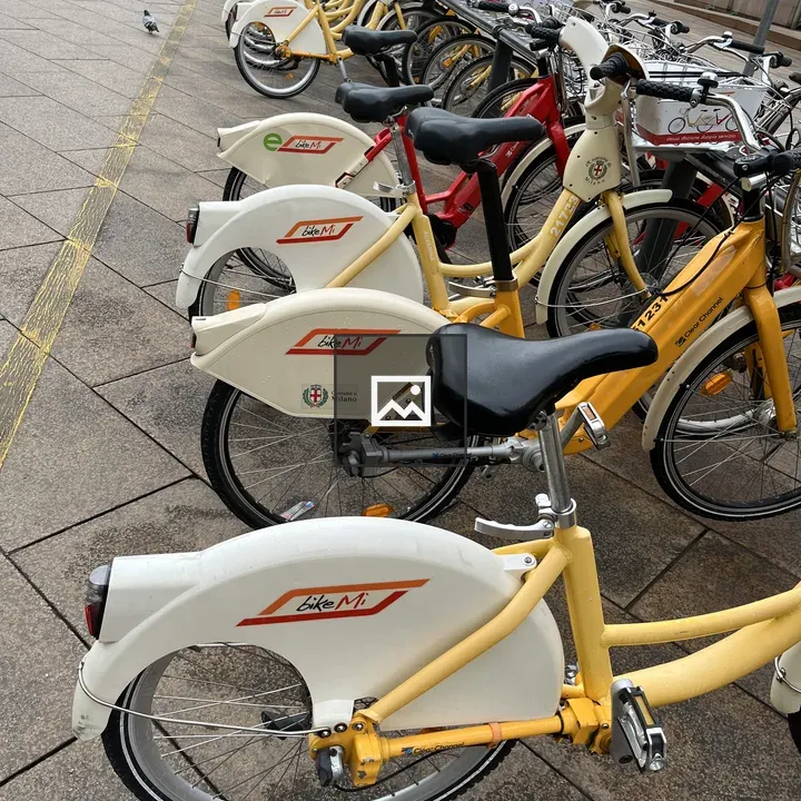 Bicycles for rent in Milan