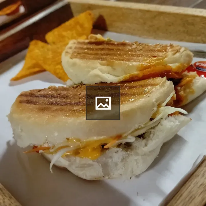 Grilled Sandwich with Chips