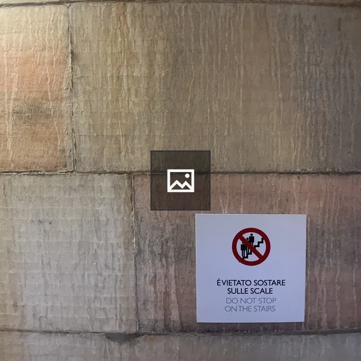 Warning sign at Milan Cathedral
