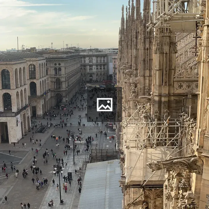 Duomo di Milano Cathedral Street
