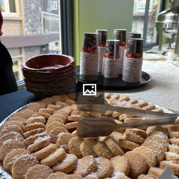 Cookies on a Circular Platter