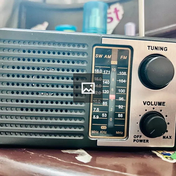 Portable FM / AM radio