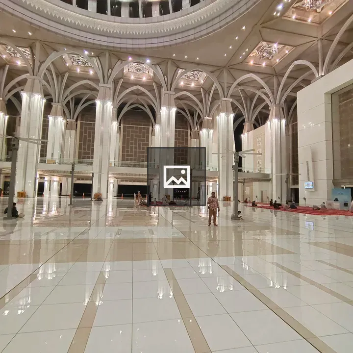 Grand Mosque Interior Ceiling