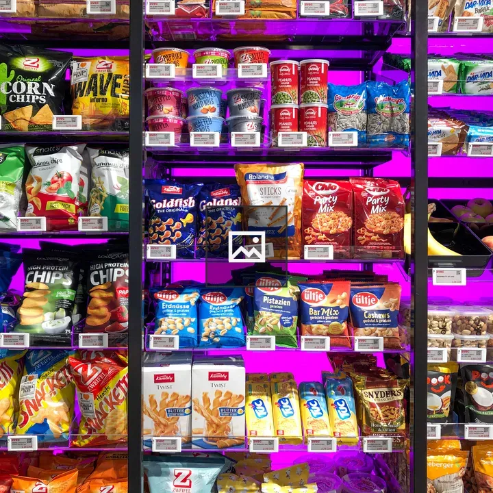 Crackers, Chips and Nuts Display