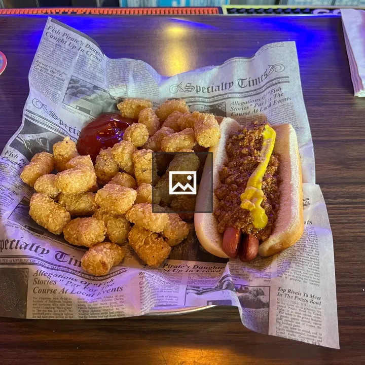 Chilidog with Tater Tots