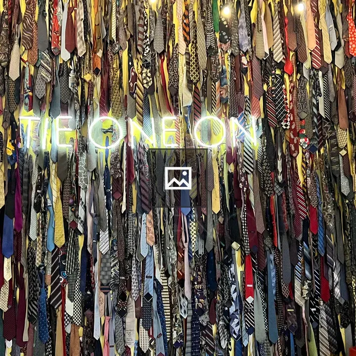 Tie One On mural at Monday Night Brewing