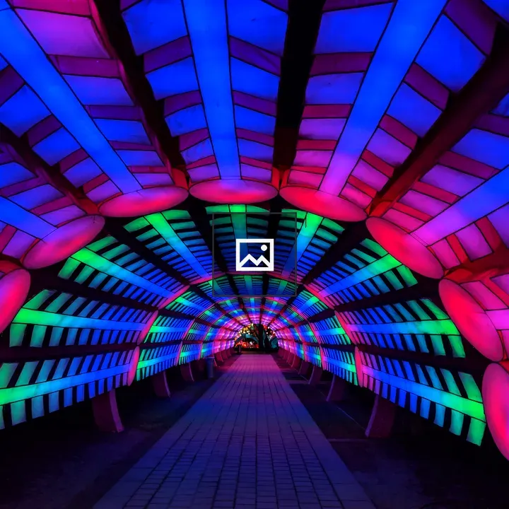 Tripy Tunnel light installation