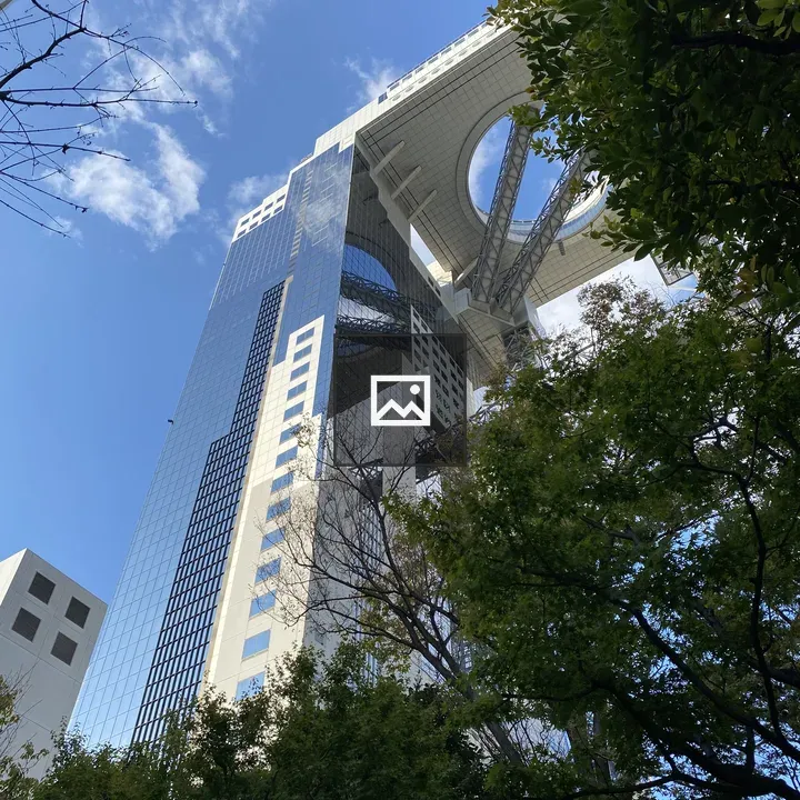Skyscraper with Circular Top Opening
