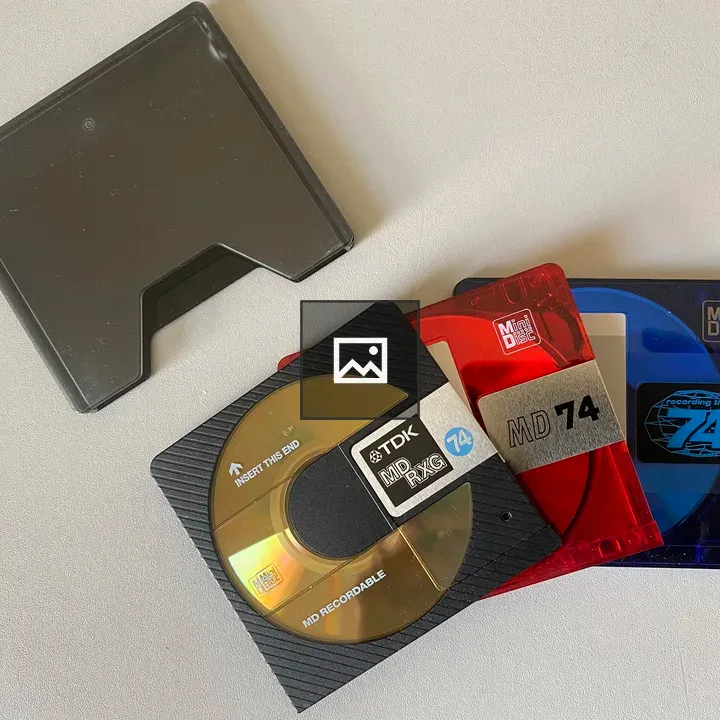 Minidiscs in Blue and Brown