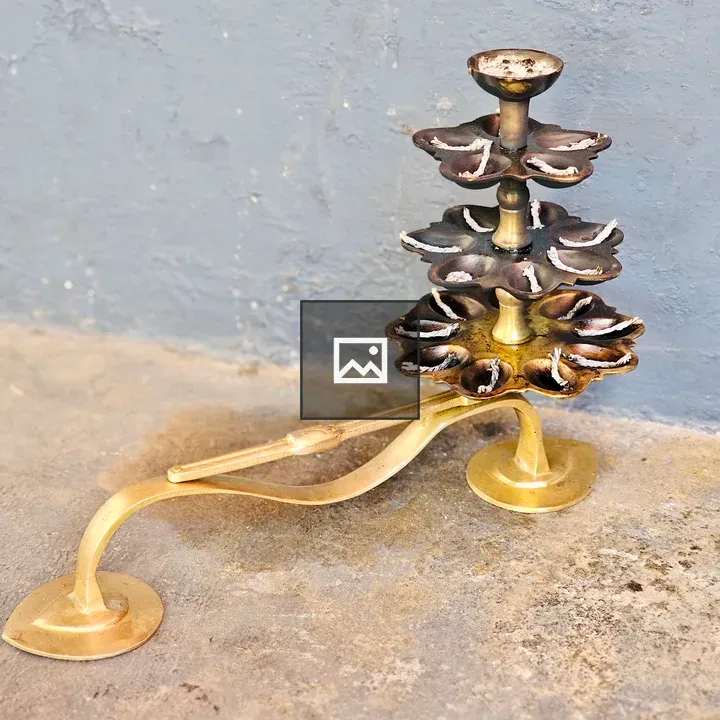 Brass oil lamp with cotton wicks