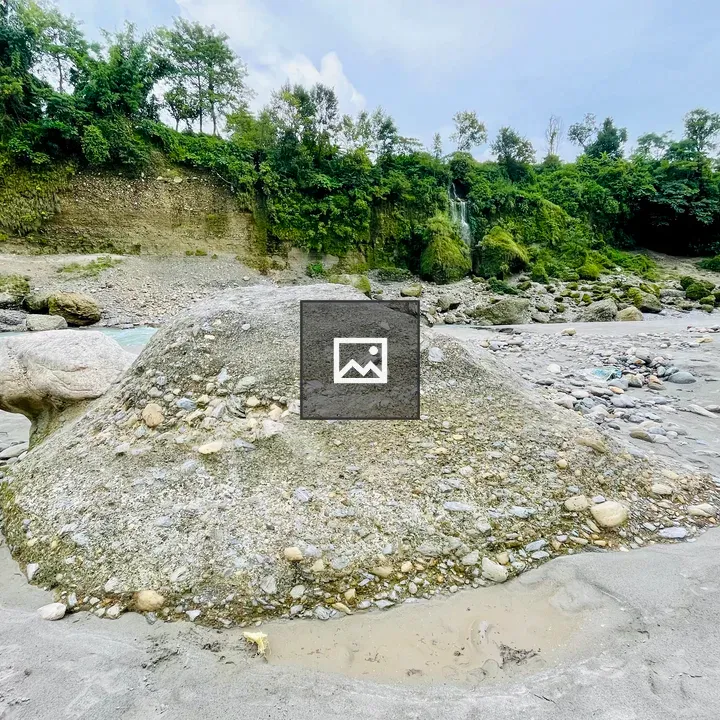 Rocks by the Seti Gandaki River