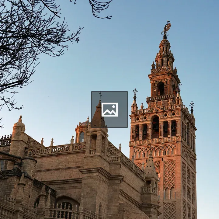 La Giralda detailed view