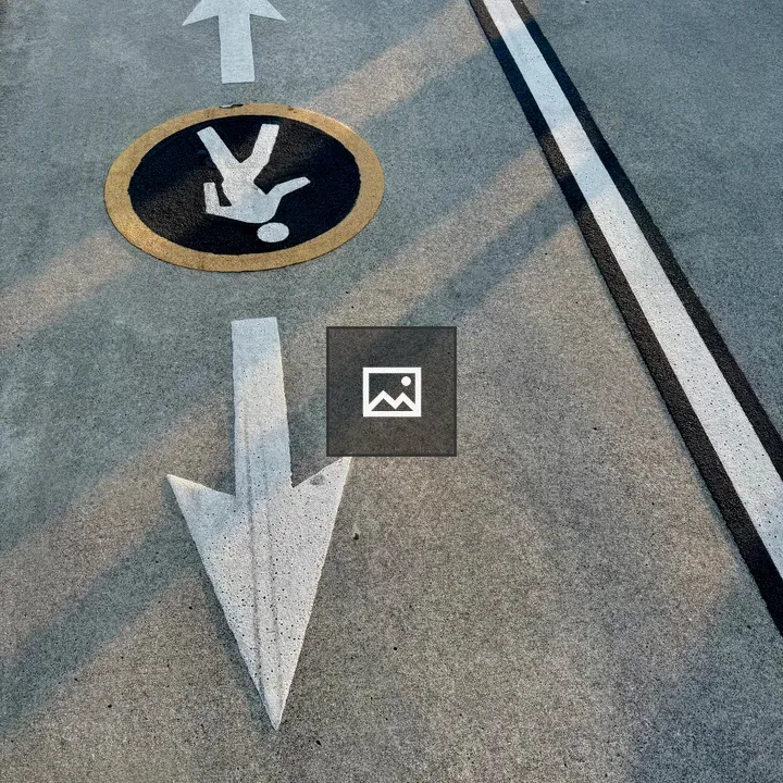 Pedestrian direction symbol on Tilikum Crossing