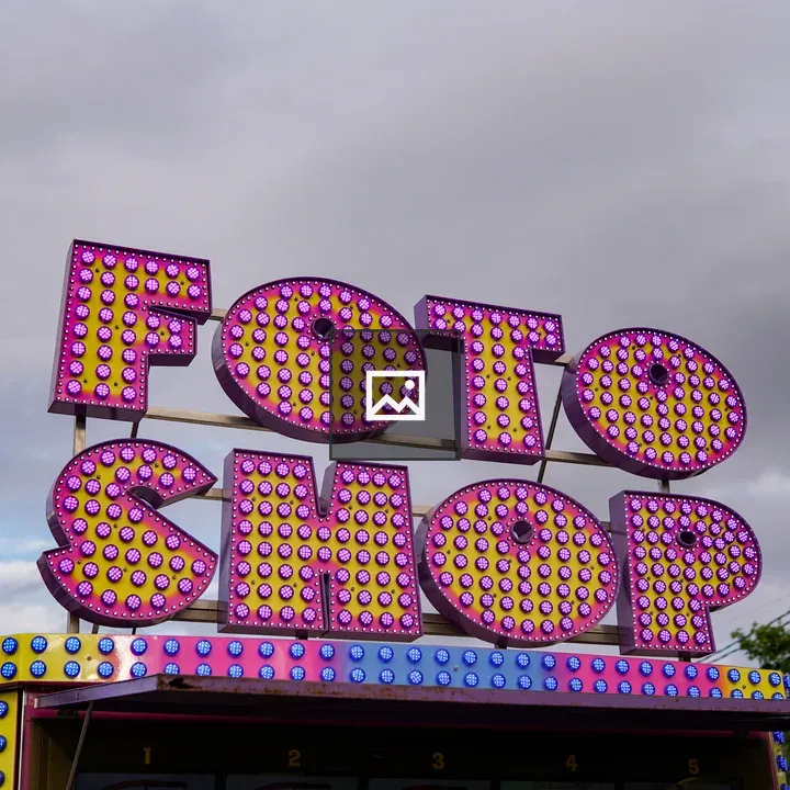 FOTO SHOP Sign