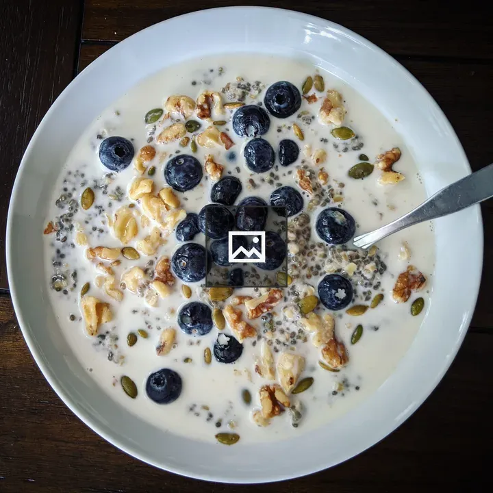 Steel-cut oats porridge bowl