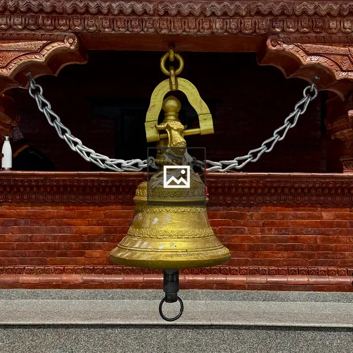 Golden Bell on Gare Structure