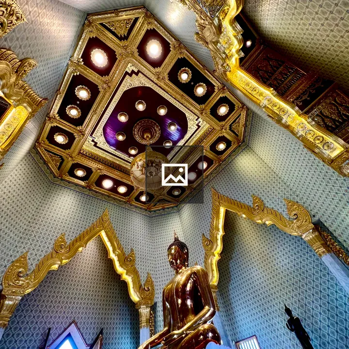 Golden Buddha at Wat Traimit