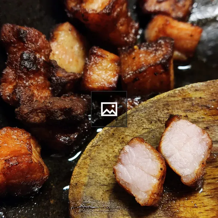Well-fried bacon cracklings