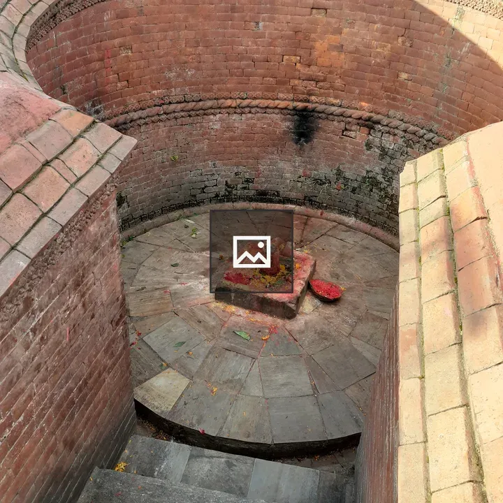 Circular brick structure with steps