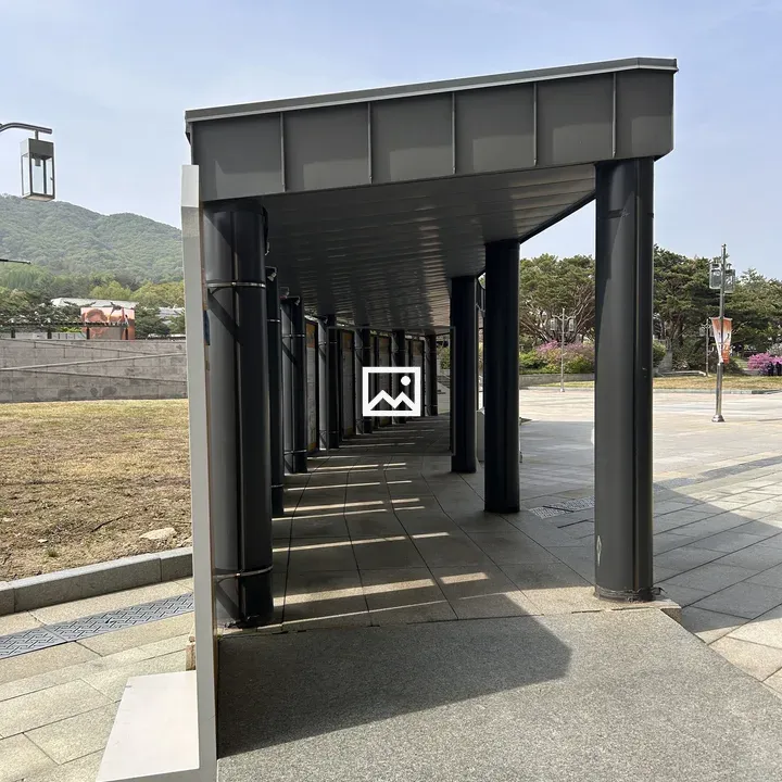 Covered walkway with columns