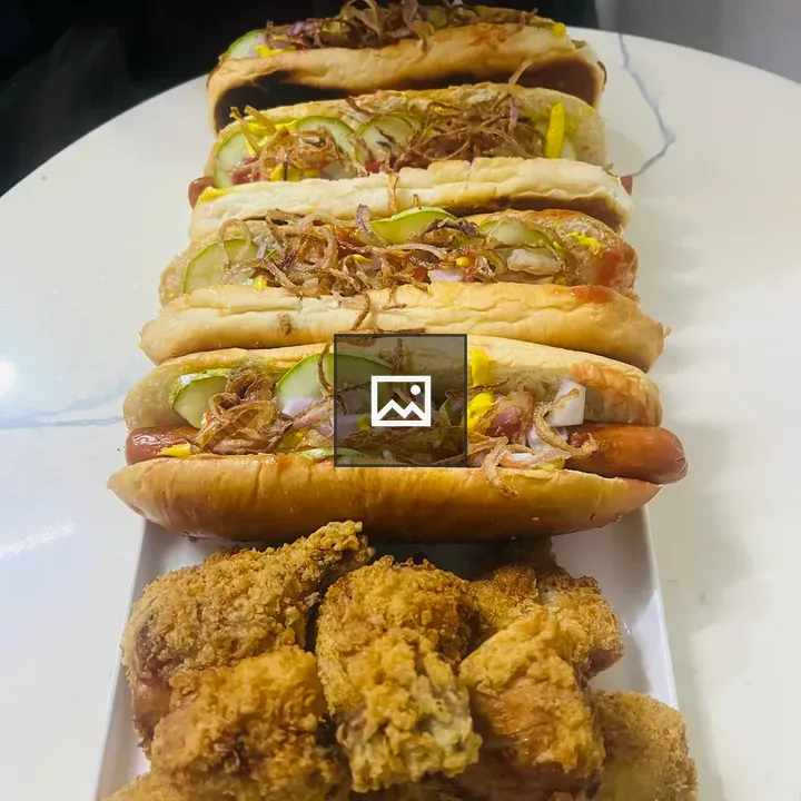Hot dogs and fried chicken platter