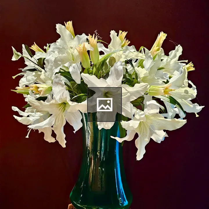 Flower vase with white flowers
