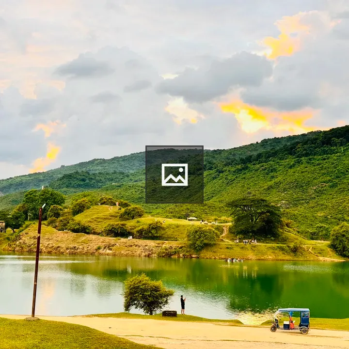Niladri Lake Scene